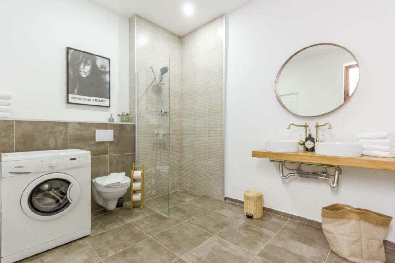 City Chic 3 Bedroom Apartment Cluj-Napoca Exterior foto